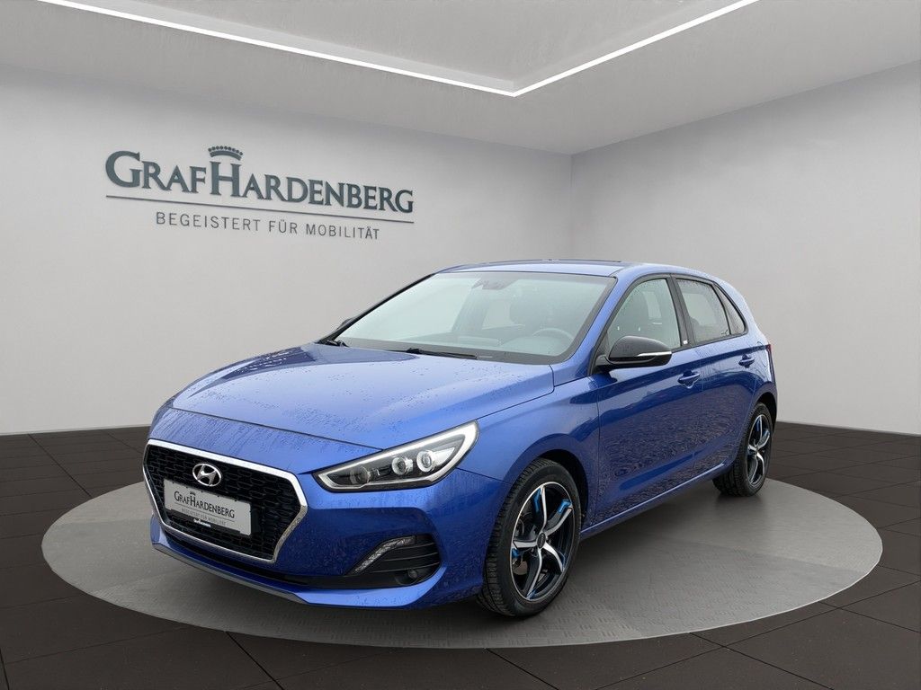 Hyundai i30 1.0 T-GDI Passion + / NAVI/SHZ/PDC/LM/